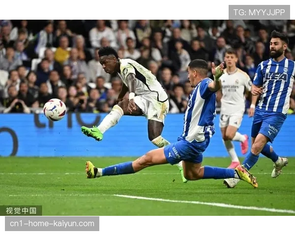 巴尔韦德助攻维尼修斯 乌拉圭中场突破犀利